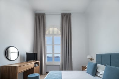 Classic Twin with Window | Caldera & Volcano View