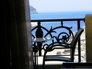 Atlantis Hotel - Image 4