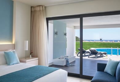Double Room Swim Up Sea View