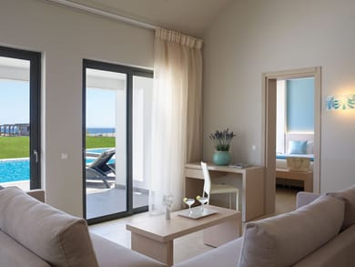 One Bedroom Suite Swim Up Sea View