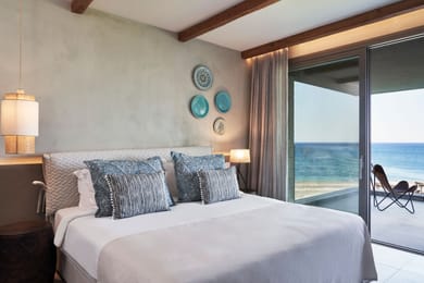 Family Beach Front Suite Sea View