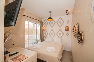 Double with plunge pool