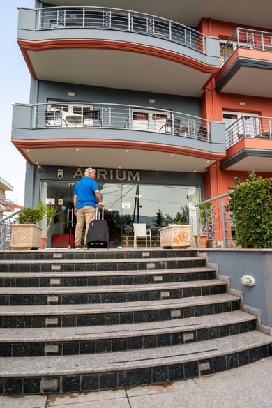 Atrium Hotel - Image 4