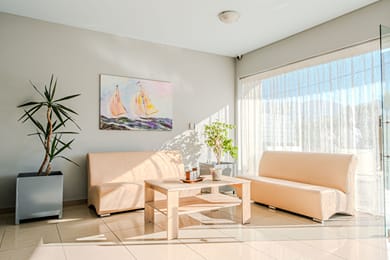 Atrium Hotel - Image 3