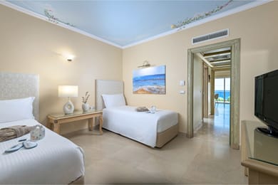 Deluxe Family Suite Sea View