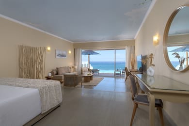 Platinum Beach Junior Suite Sea View with Personal Pool Signature Collection