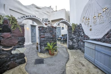 Aura Caves Santorini - Image 4