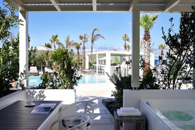 Aurora Luxury Suites Santorini - Image 6