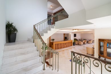 Avalon Palace Hotel - Image 4