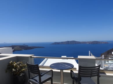 Suite with Hot Tub and Caldera View