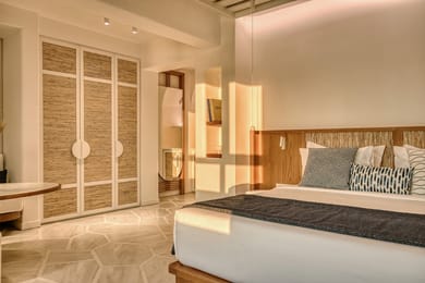 Classic Sea View Suite-Avant Mar Infinity Suites 200m from the Main Hotel