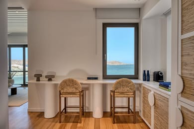 Grand Sea View Suite-Avant Mar Infinity Suites 200m from the Main Hotel