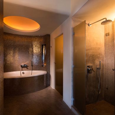 Avaton Suite with Outdoor Heated whirlpool and Caldera and Sunset view