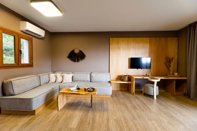 Superior Suite with partial Sea View
