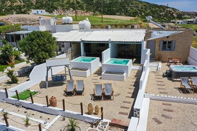 Avgerinos Deluxe Rooms - Image 7