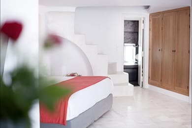 Avista Suites Santorini - Image 4