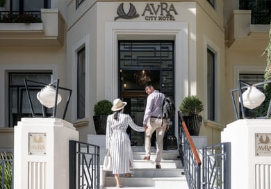 Avra City Hotel - Image 2