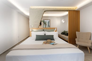 Deluxe Suite Side Sea View
