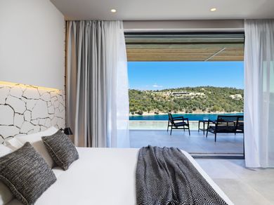 Extreme WoW Unobstructed  Sea View Suite - Private Pool