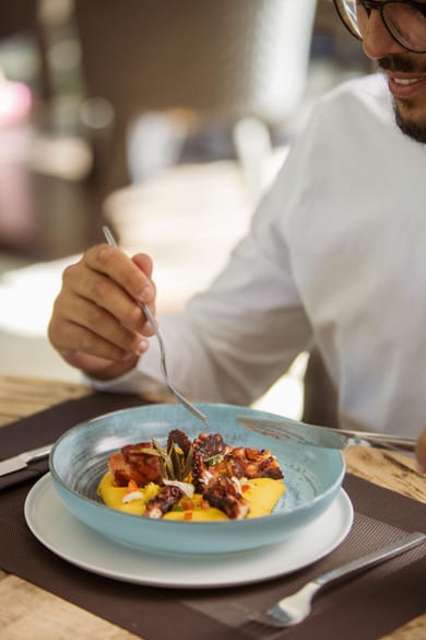 Azur Hotel Vouliagmeni - Image 2