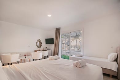 Suite | Pool View