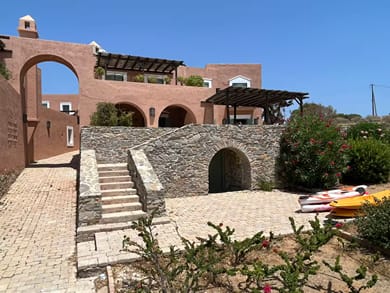 Beachfront Majestic Villa - Image 3