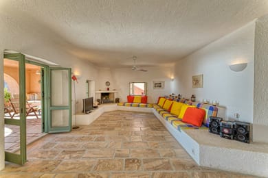 Beachfront Majestic Villa - Image 6