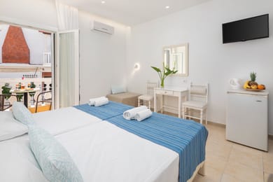 Bella Vista Hotel & Studios Corfu - Image 4