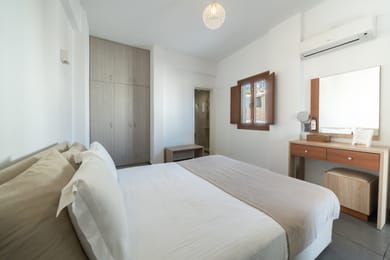 One Bedroom Apartment with Sea View - Hydra