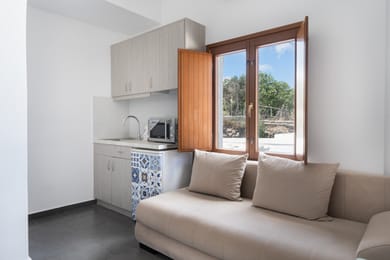 One Bedroom Apartment with Sea View - Phoenix