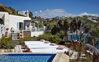 1 Bedroom Waterfront Villa with Private Pool (350 meters from main hotel - sleeps 3)
