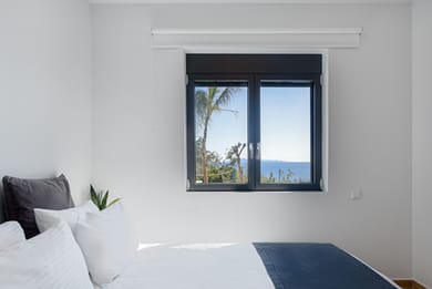 Sounio Black Villa |  Legrena | Sounio