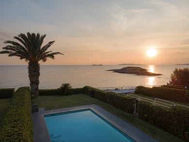 Luxurious Beachfront Villa Maira | 35.5 Leof. Athinon Souniou | Ag. Marina 194 00
