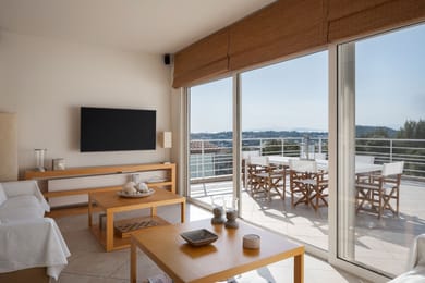 Vouliagmeni Exclusive Residence | Mavroleontos 6 | 16671