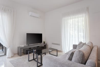 Vouliagmeni Stylish Apartment | Iras 14 | Vouliagmeni 166 71