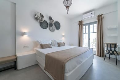 Black Coast Hotel Santorini - Image 3