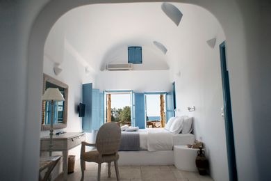 Suite with Balcony & Sea View