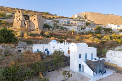 Blackstone Luxury Suites - Image 6