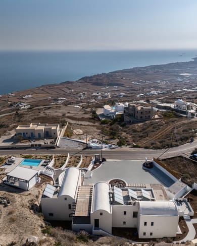 Ble Suites Santorini
