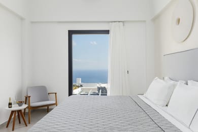Ble Suites Santorini