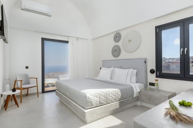 Ble Suites Santorini