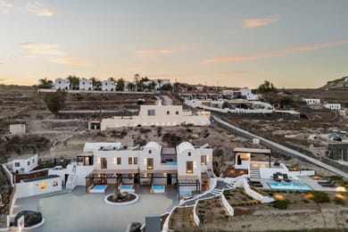 Ble Suites Santorini