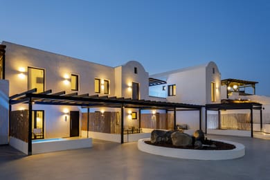 Ble Suites Santorini