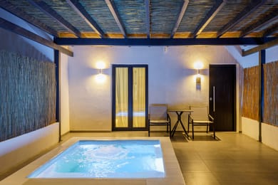 Ble Suites Santorini