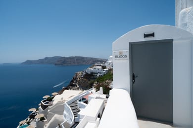 Deluxe Suite with Caldera-Sea View and Private Outdoor Hot Tub