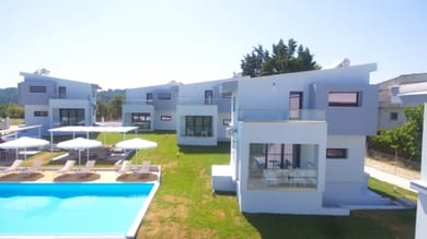 Blue Avenue - Image 2