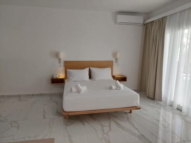 Suite with Garden View