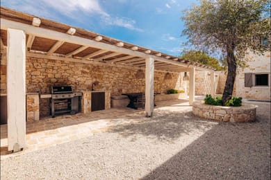 Cyra Villa