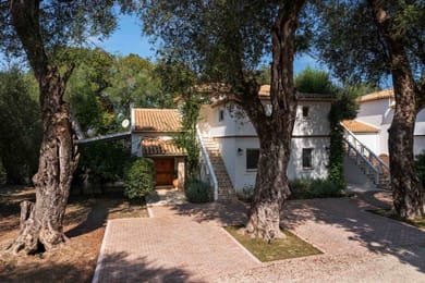 Hadley Villa