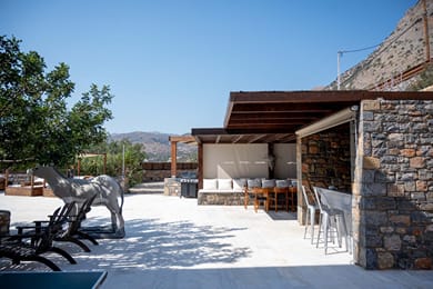 Neoma Villa
